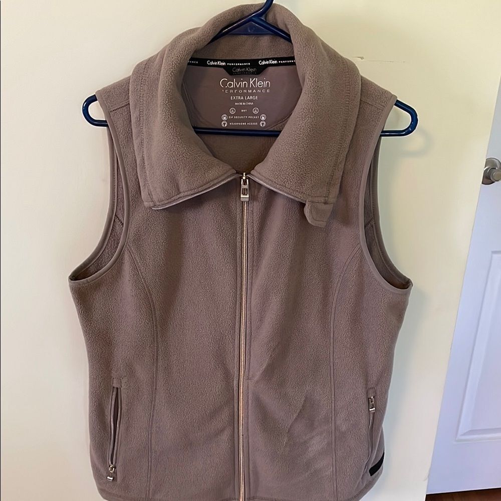 Calvin Klein Performance Women’s XL Tan/Taupe Fleece Vest Zip Pockets Quick Dry